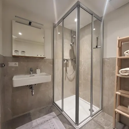 Mayr: Alpine Thermal & Summer Mountain Access Apartment